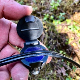 F-liittimen-asennus-gardenlightsfi-2